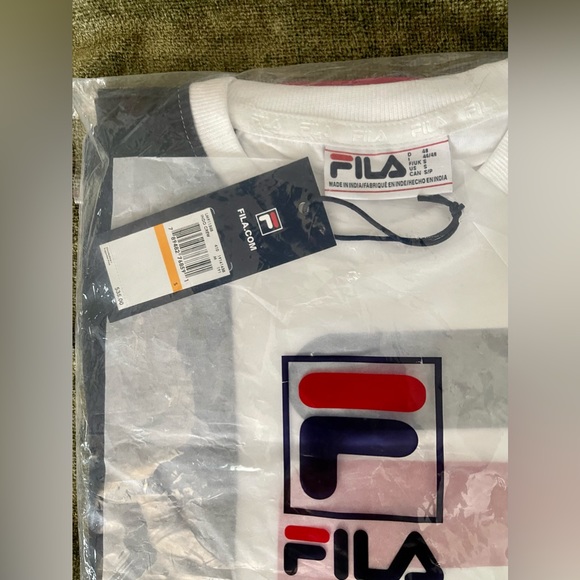 NWT bold color block Fila T-shirt - Picture 4 of 6